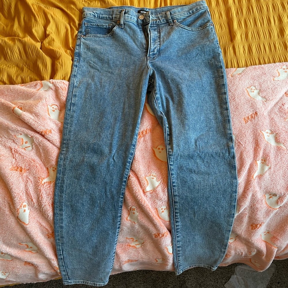 Express jeans like new. Only worn a few times. Mid rise skinny light wash jeans.